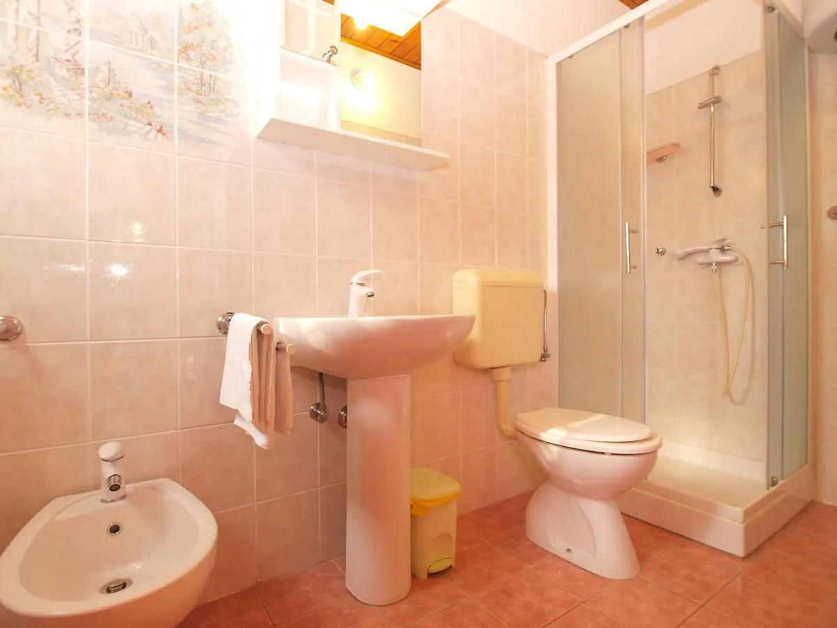 Apartments Luciano 1576 Liznjan Croatia