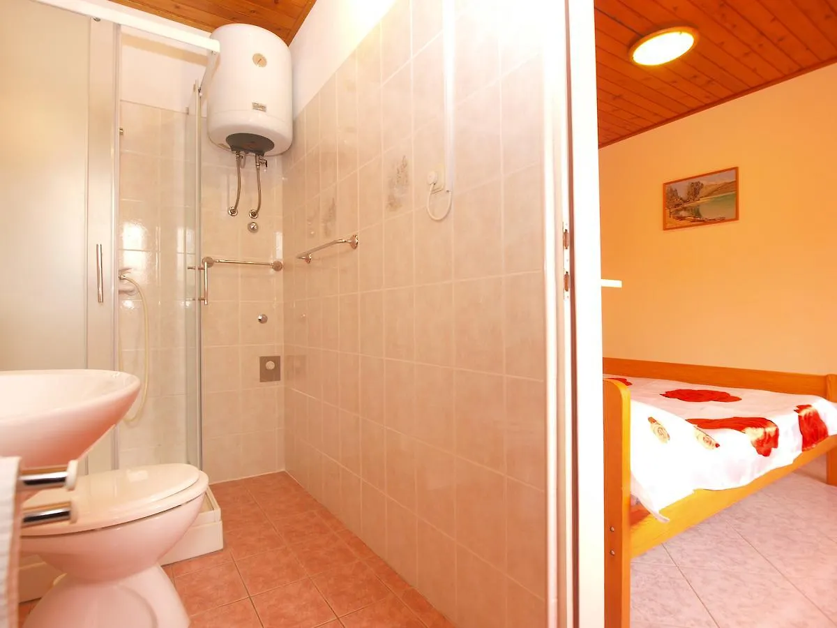 Apartments Luciano 1576 Liznjan