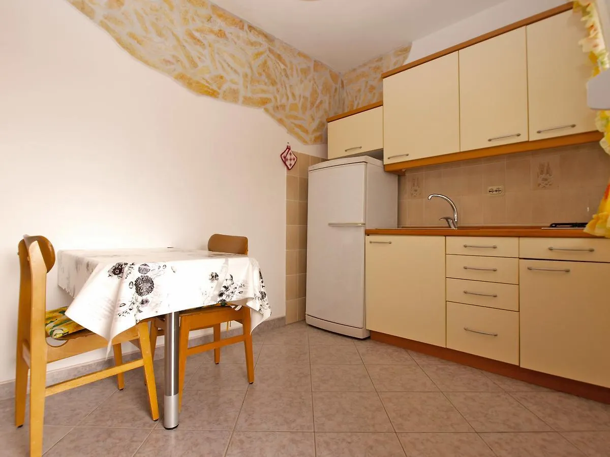 Apartments Luciano 1576 Ližnjan Croacia