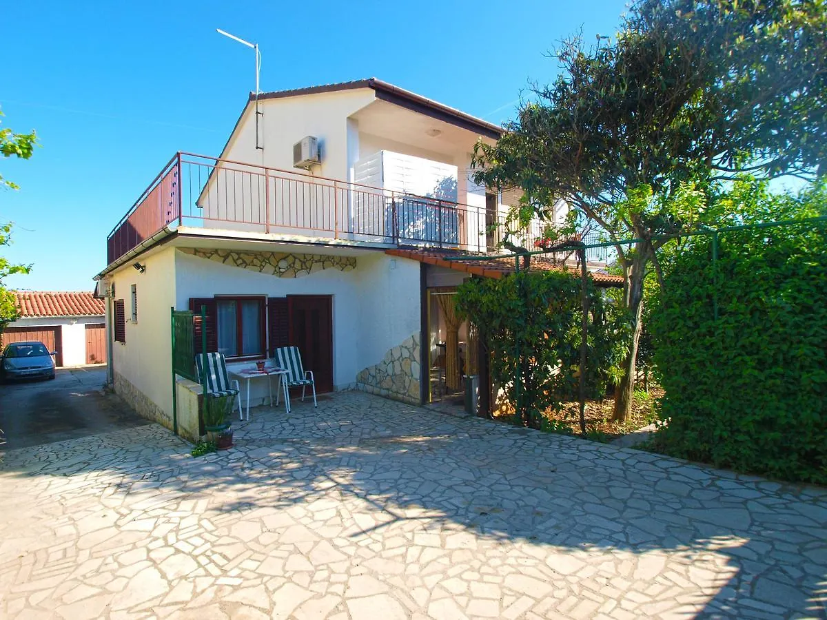 Apartments Luciano 1576 Liznjan