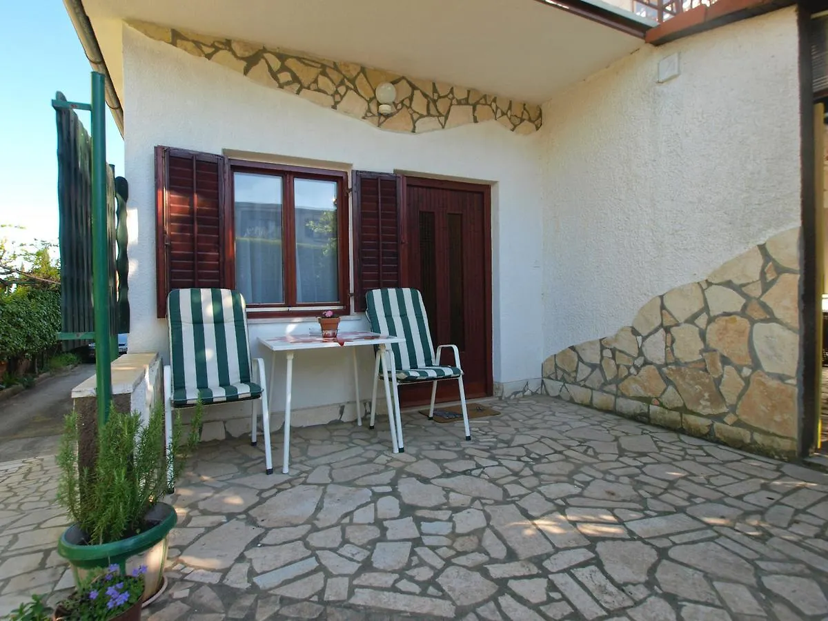 Apartments Luciano 1576 Liznjan